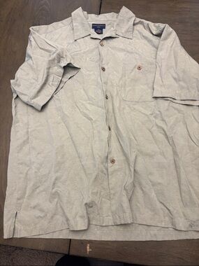 Tommy Bahama Light Gray Short-Sleeve Camp Shirt with Chest Pocket